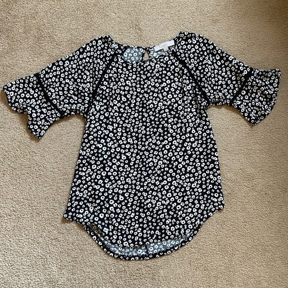 Loft Floral Print Blouse Top Short Sleeve Black White Work Casual XS - Picture 1 of 8